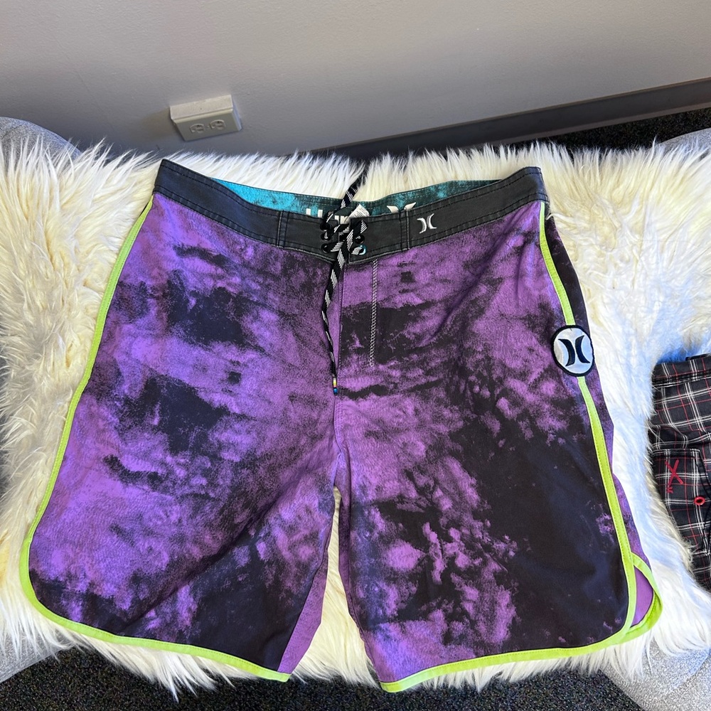 Hurley Phantom men’s trunks purple size 32